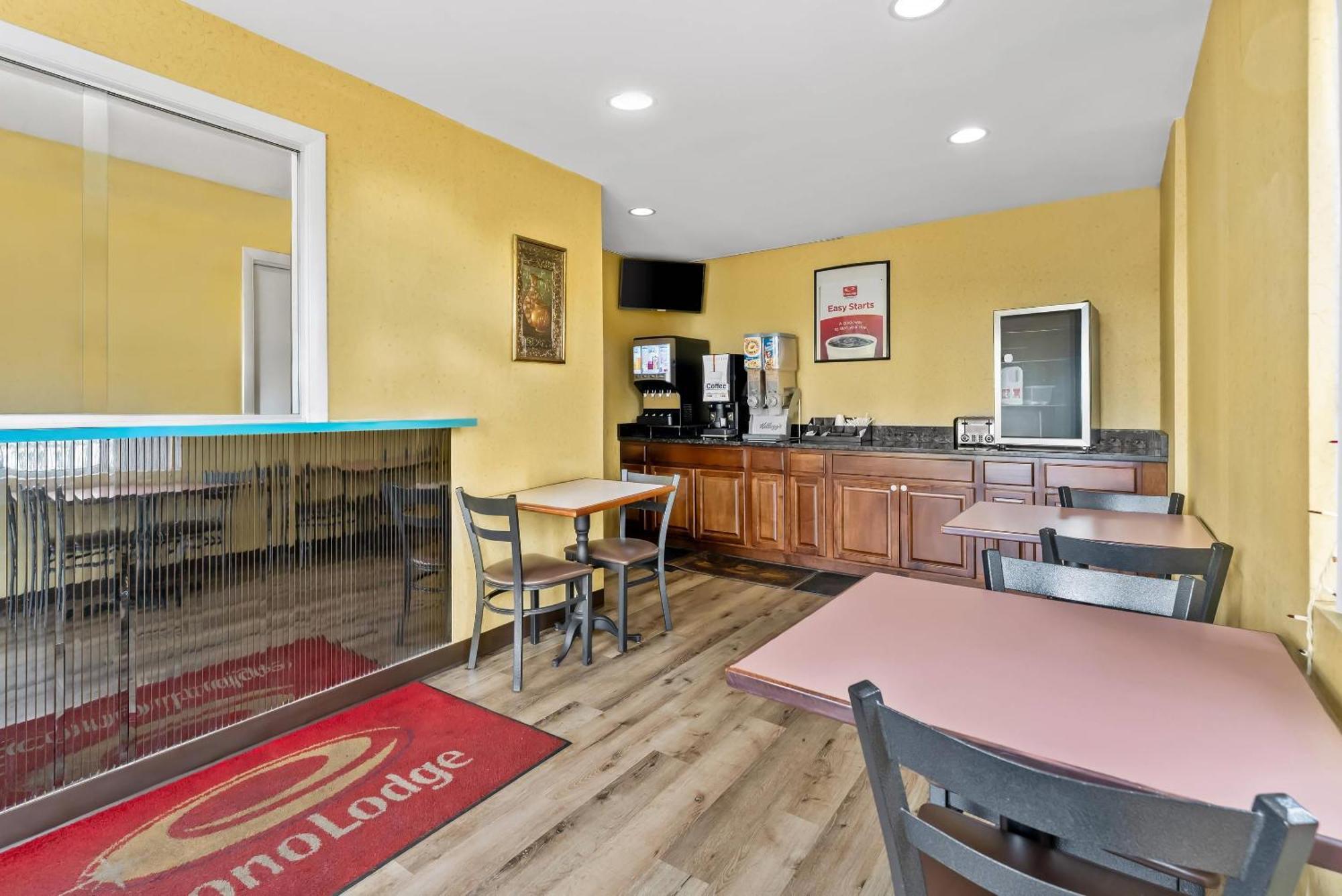 Econo Lodge Fredericksburg Near I-95 Экстерьер фото
