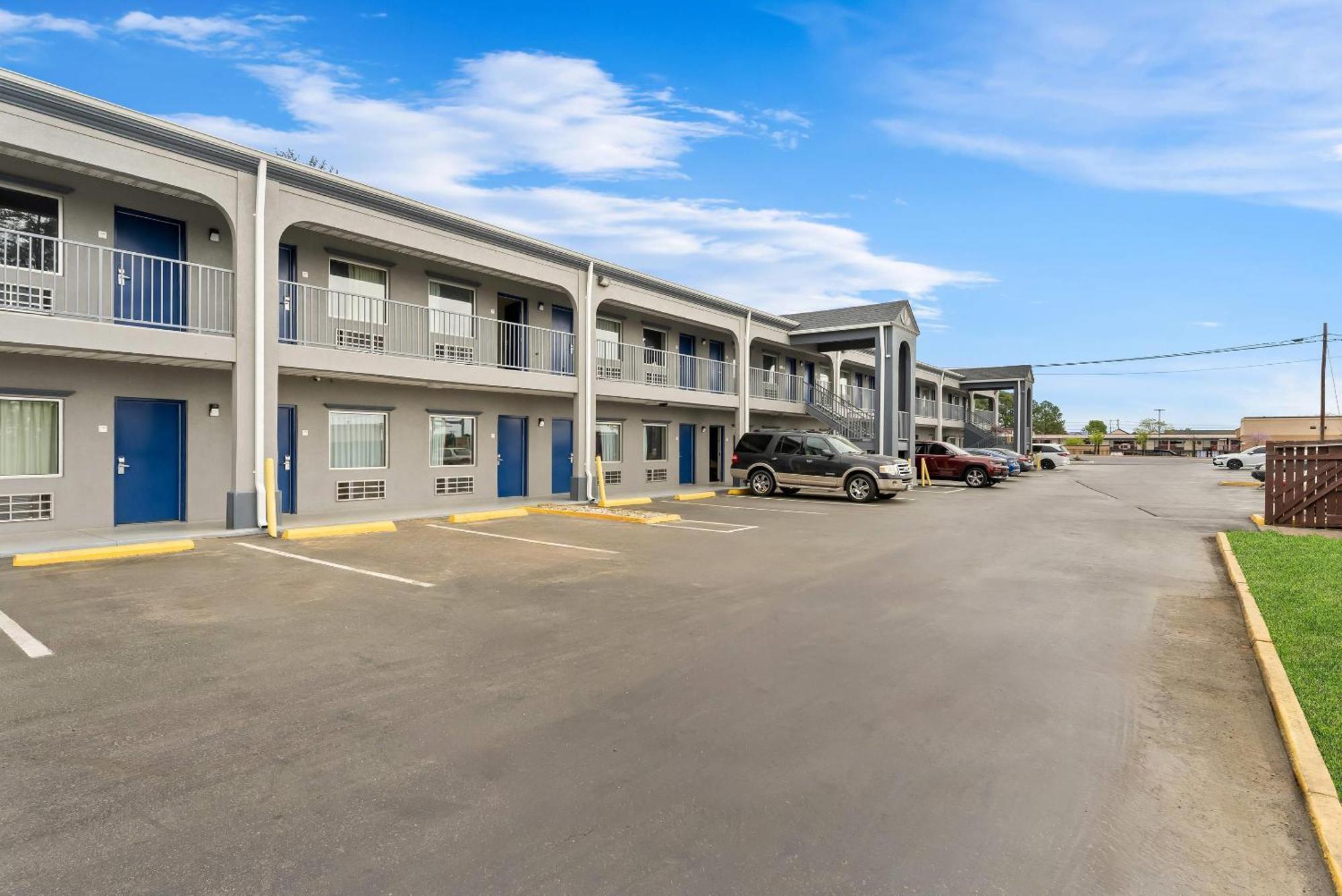 Econo Lodge Fredericksburg Near I-95 Экстерьер фото