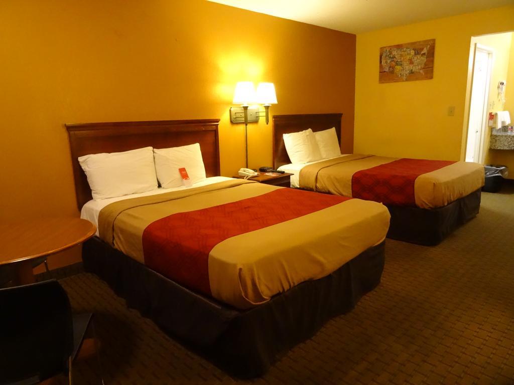 Econo Lodge Fredericksburg Near I-95 Экстерьер фото
